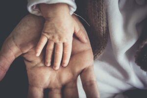 孤独感を感じる子育て後の対処法は？