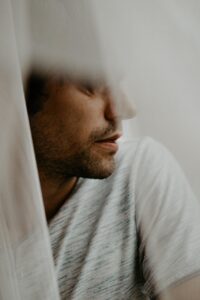 孤独感を解消する心理カウンセリングの口コミはどれが信頼できる？